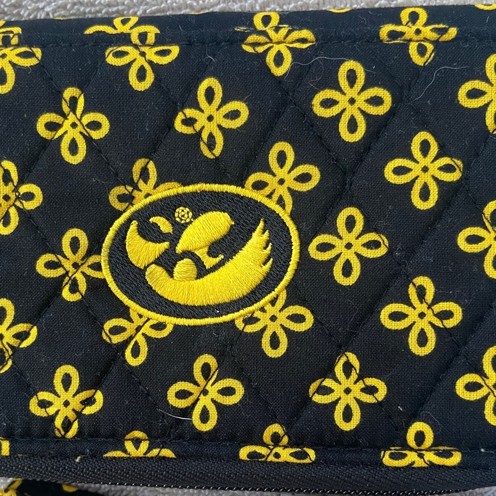 NWT Vera Bradley Quilted Crossbody with Yellow Floral Embroidery - Picture 2 of 10